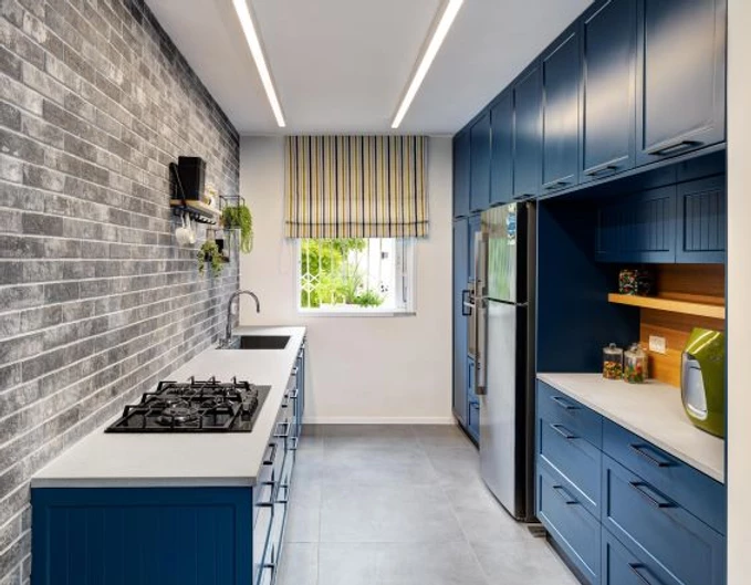 המטבח הכחול: עיצוב מטבח בדירת גן | מיטל צימבר - מעצבת פנים
